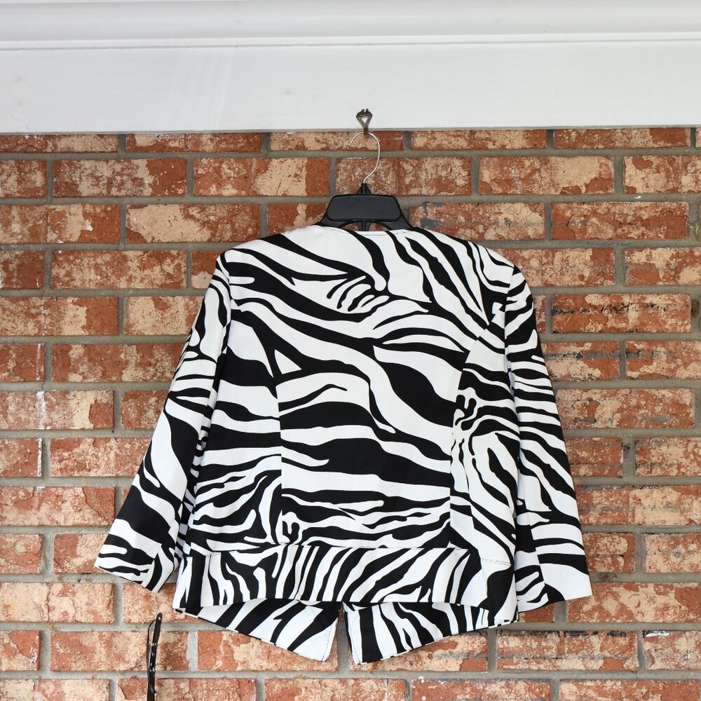 Donna Moore Jacket - Picture 2 of 3